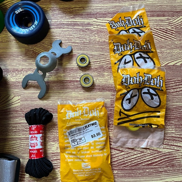 Roller Derby Starter Bundle Riedell R3 Caymen size 6- Med Pads - GUC/NWOT - Picture 10 of 16